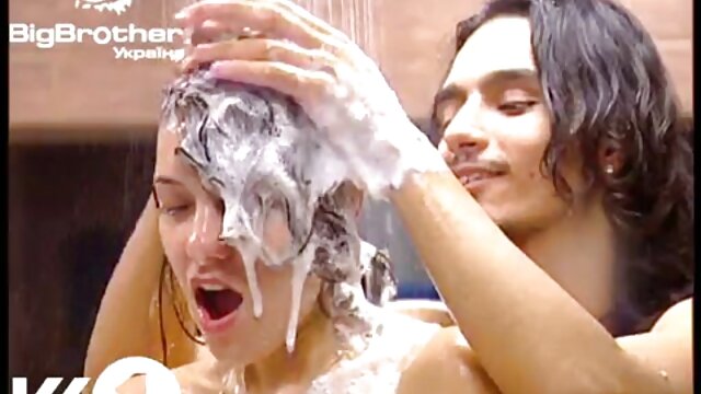 साँच्चै ठूला स्तनको मालिक ब्रिजेट बीले पछाडिबाट पोक गरेको आनन्द लिन्छ