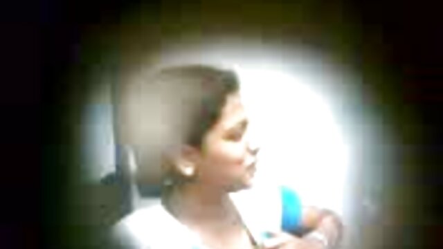 हट गोरा केयेन क्लेन र डोरिस आइभीले एकअर्कालाई ओरल सेक्स दिइरहेका छन्