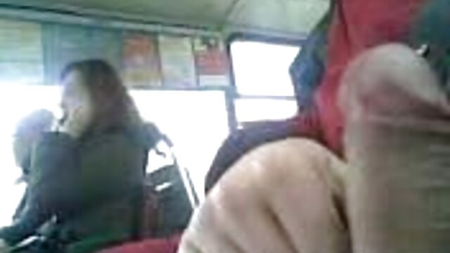 ताजा शरीर केटी एक डोंग बाँड्दै छ