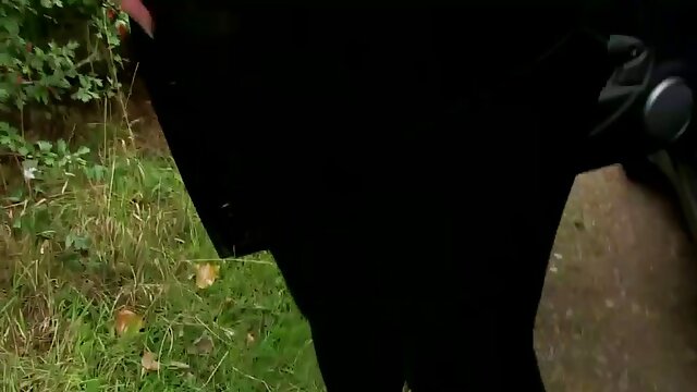 फोहोर सुपर बस्टी श्यामला सचिव Ava Lauren टेबल मा fucked mish छ